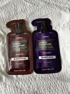 KUNDAL Samples! Honey & Macadamia Shampoo + Treatment - Free with Purchase!
